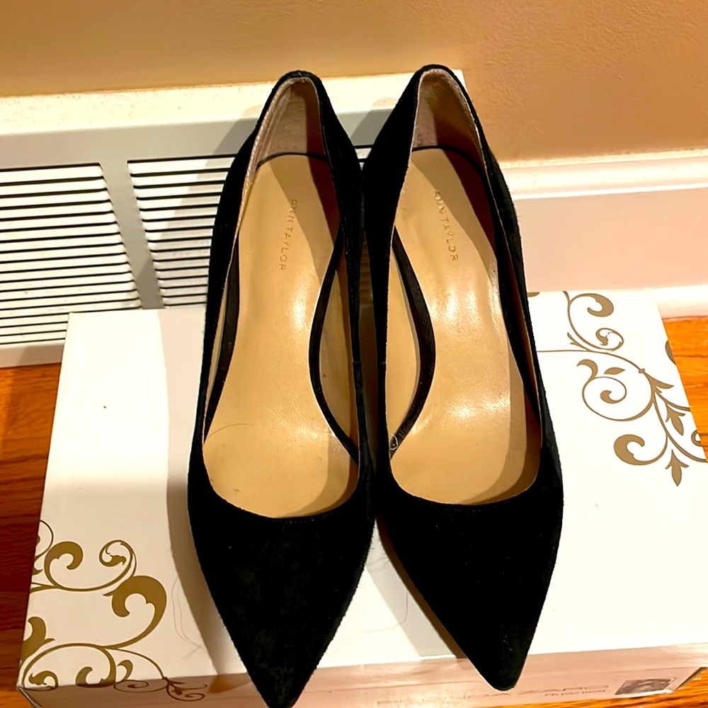 Ann Taylor Suede Leather Pumps